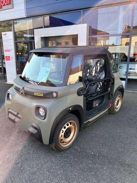 Véhicule de démonstration voiture sans permis à vendre MY AMI BUGGY situé à La Chapelle la Reine proche de Nemours (77)