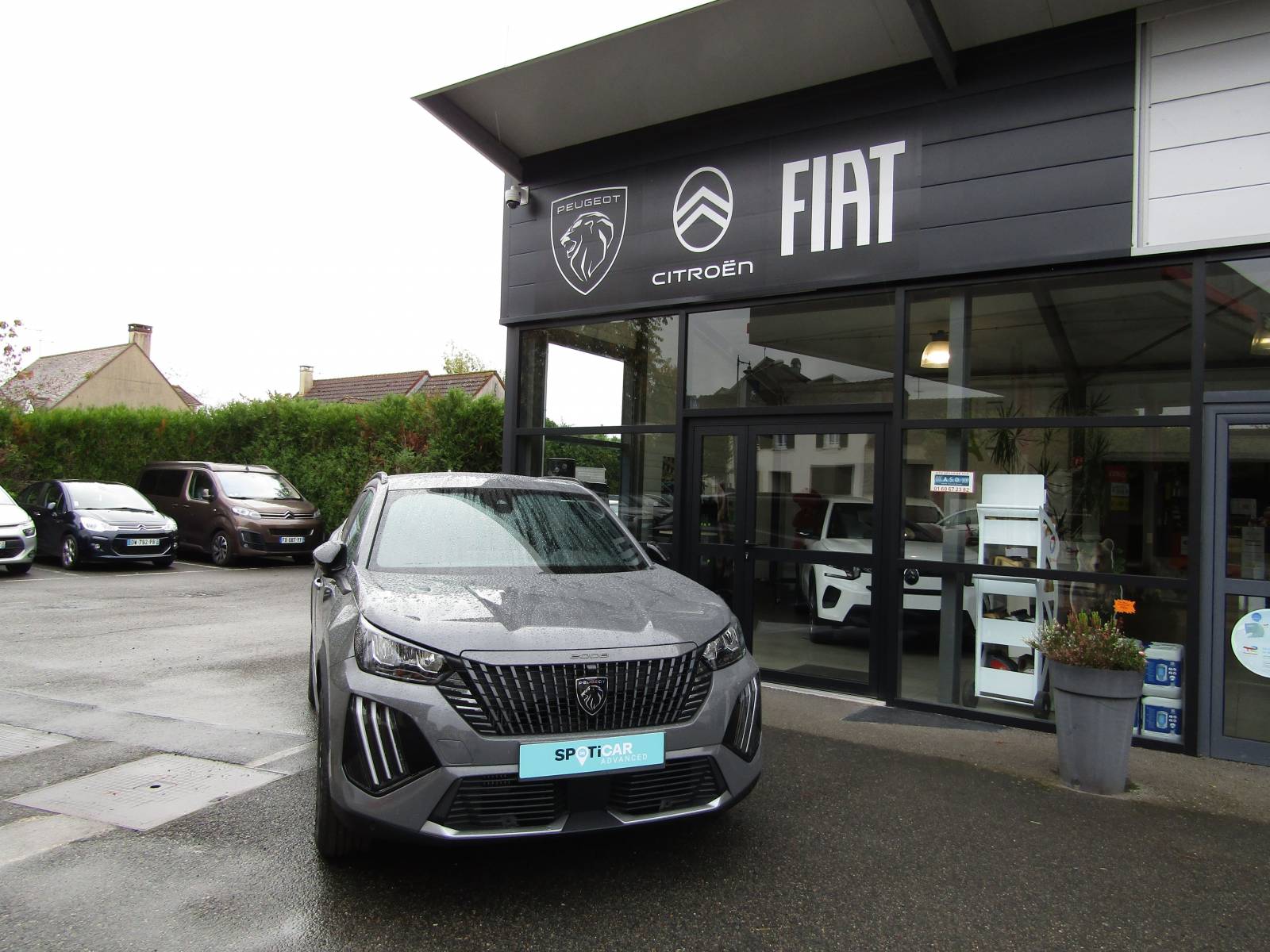 Vente véhicule occasion Peugeot 2008 Hybrid 145 cv e-DCS6 Allure situé à La Chapelle la Reine