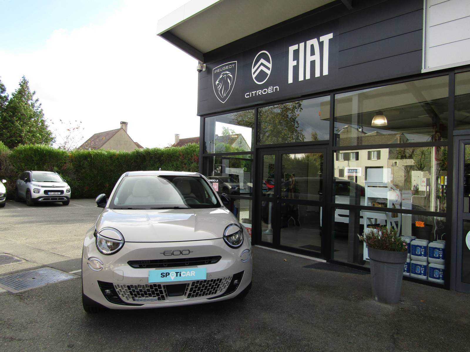 Occasion FIAT 600 T-GEN 3 1.2 Hybrid 145 cv eDCT6 La Prima situé à La Chapelle La Reine proche de Nemours