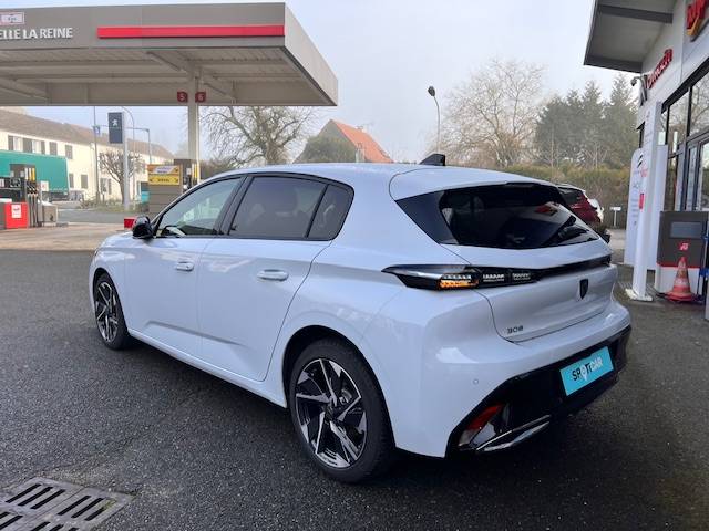 Véhicule d'occasion Peugeot 308 hybrid 136 cv e-DCS6 Allure proche de Nemours