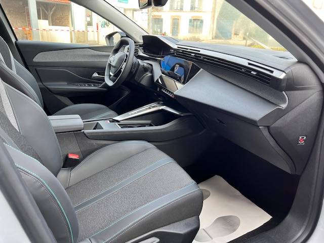 Véhicule d'occasion Peugeot 308 hybrid 136 cv e-DCS6 Allure proche de Nemours