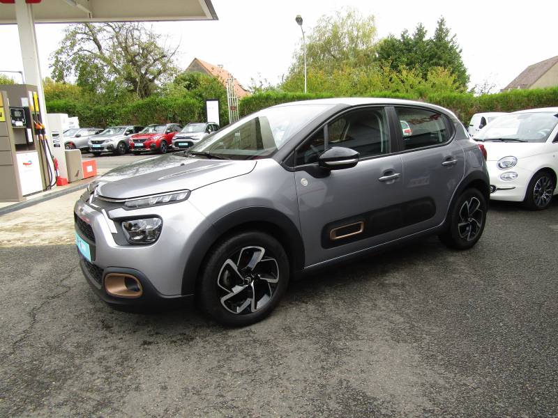Véhicule d'occasion citadine Citroën C3 Puretech 83 cv c-séries situé proche Malesherbes