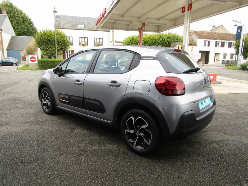 Véhicule d'occasion citadine Citroën C3 Puretech 83 cv c-séries situé proche Malesherbes