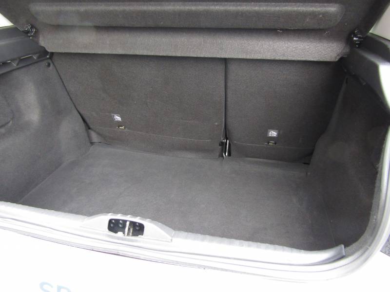 Véhicule d'occasion citadine Citroën C3 Puretech 83 cv c-séries situé proche Malesherbes