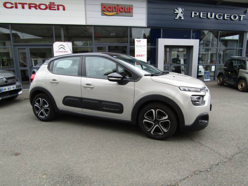 Véhicule d'occasion Citroën C3 essence 82 cv finition Feel situé proche de Fontainebleau