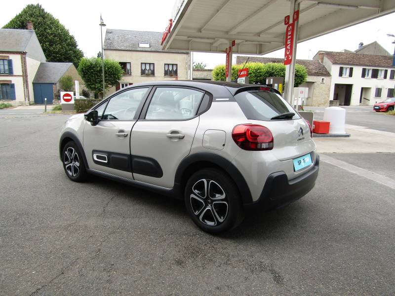 Véhicule d'occasion Citroën C3 essence 82 cv finition Feel situé proche de Fontainebleau