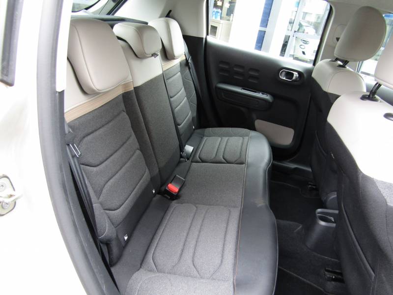 Véhicule d'occasion Citroën C3 essence 82 cv finition Feel situé proche de Fontainebleau